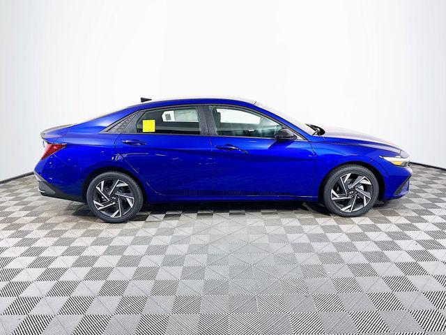 2025 Hyundai Elantra Blue - Photo 9