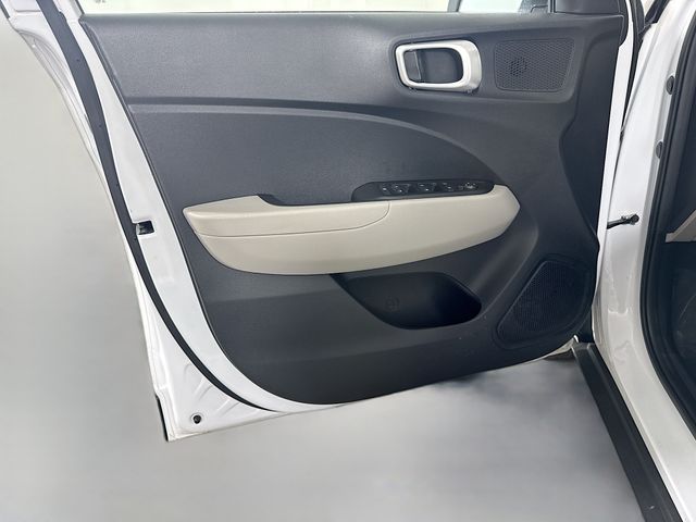 2023 Hyundai Venue SEL - Photo 13