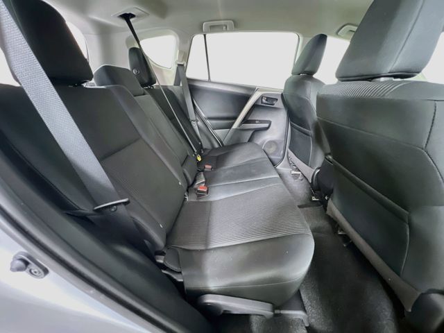 2017 Toyota RAV4 LE - Photo 28