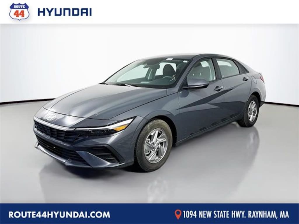 Used 2024 Hyundai Elantra SE Sedan