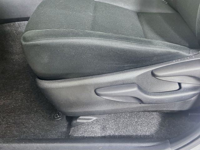 2017 Toyota RAV4 LE - Photo 15
