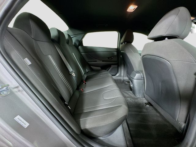 2025 Hyundai Elantra SEL - Photo 28