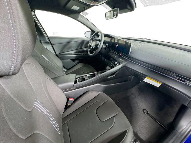 2025 Hyundai Elantra Blue - Photo 27