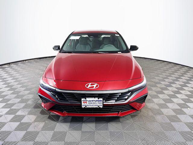 2025 Hyundai Elantra Blue - Photo 11