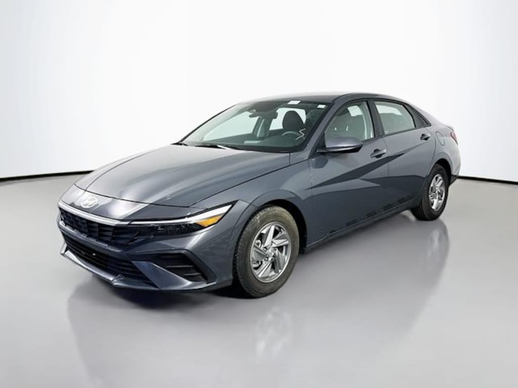 Used 2024 Hyundai Elantra SE Sedan