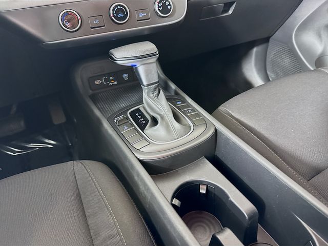 2024 Hyundai Kona SE - Photo 24