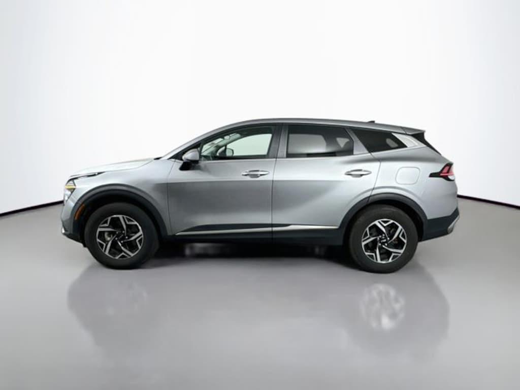 Used 2025 Kia Sportage LX SUV