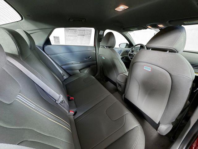 2025 Hyundai Elantra Blue - Photo 25