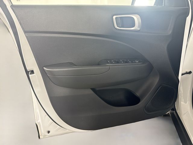 2023 Hyundai Venue SEL - Photo 13