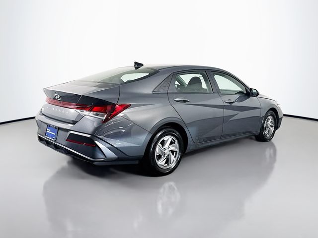 2024 Hyundai Elantra SE - Photo 8
