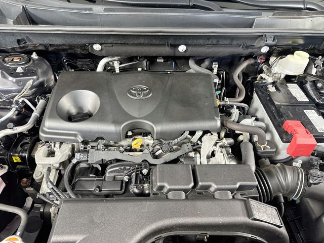 2021 Toyota RAV4 LE - Photo 31