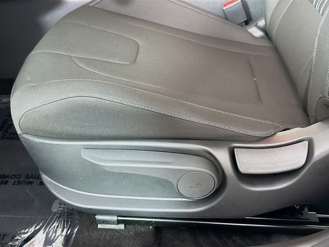 2025 Hyundai Elantra SEL - Photo 15
