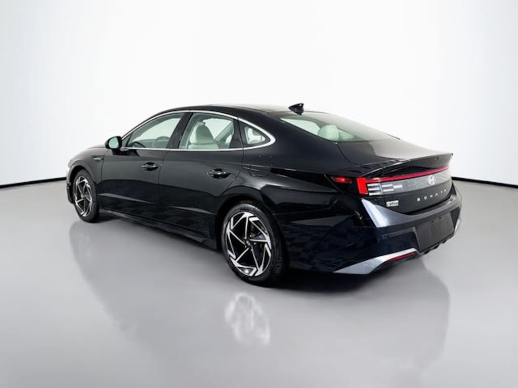 Used 2024 Hyundai Sonata SEL Sedan