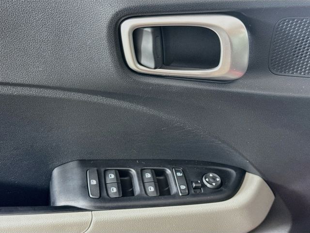 2023 Hyundai Venue SEL - Photo 14