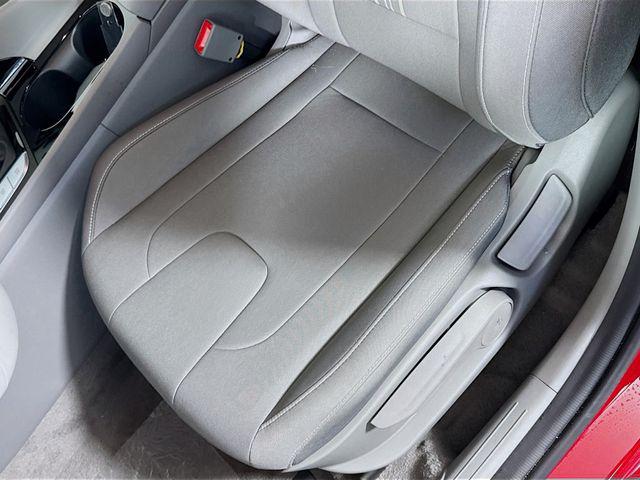 2025 Hyundai Elantra Blue - Photo 24