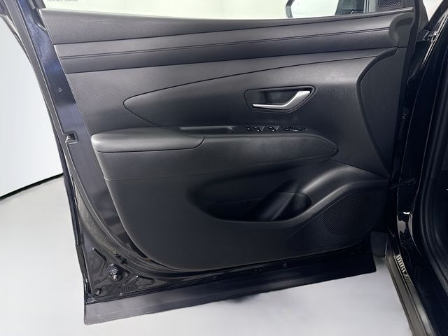2025 Hyundai Santa Cruz SE - Photo 12