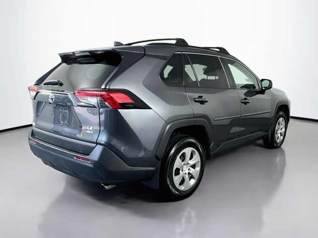 2021 Toyota RAV4 LE - Photo 8