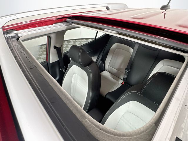 2023 Hyundai Venue SEL - Photo 12