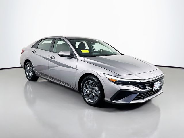 2024 Hyundai Elantra SEL - Photo 10