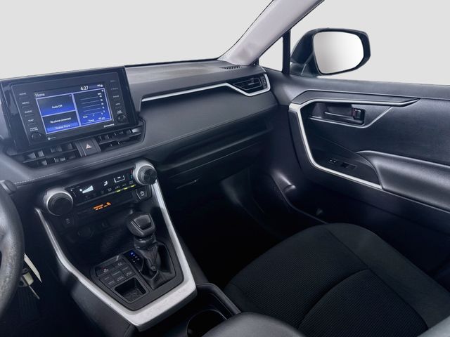 2021 Toyota RAV4 LE - Photo 24