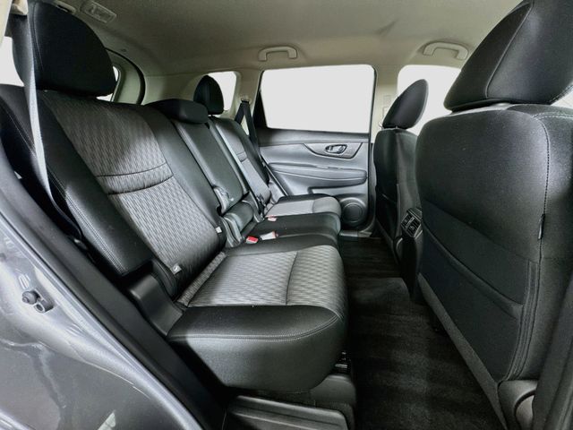 2019 Nissan Rogue SV - Photo 28