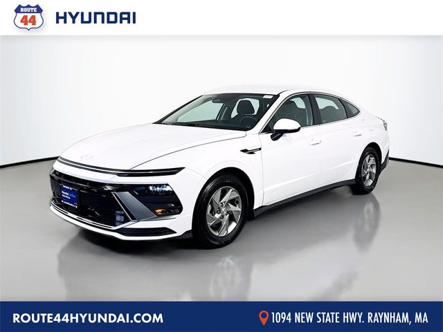 2025 Hyundai Sonata SE's photo