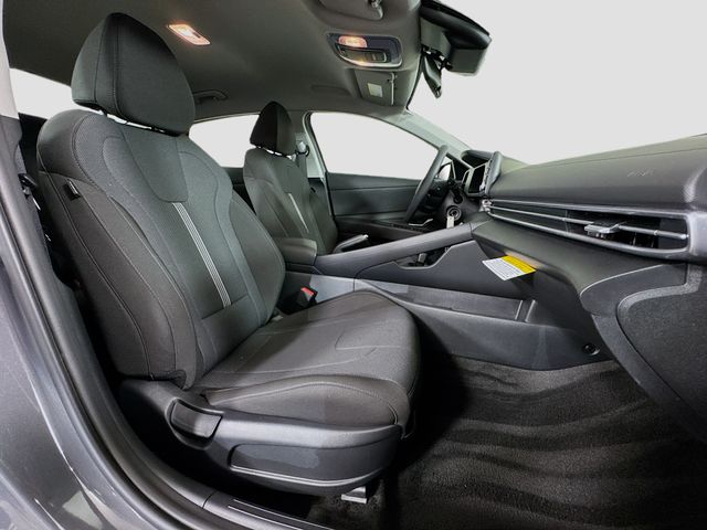 2024 Hyundai Elantra SE - Photo 29