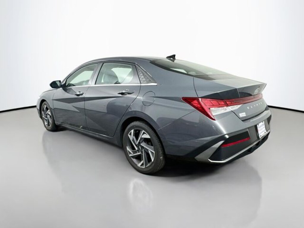 Used 2025 Hyundai Elantra SEL Convenience Sedan