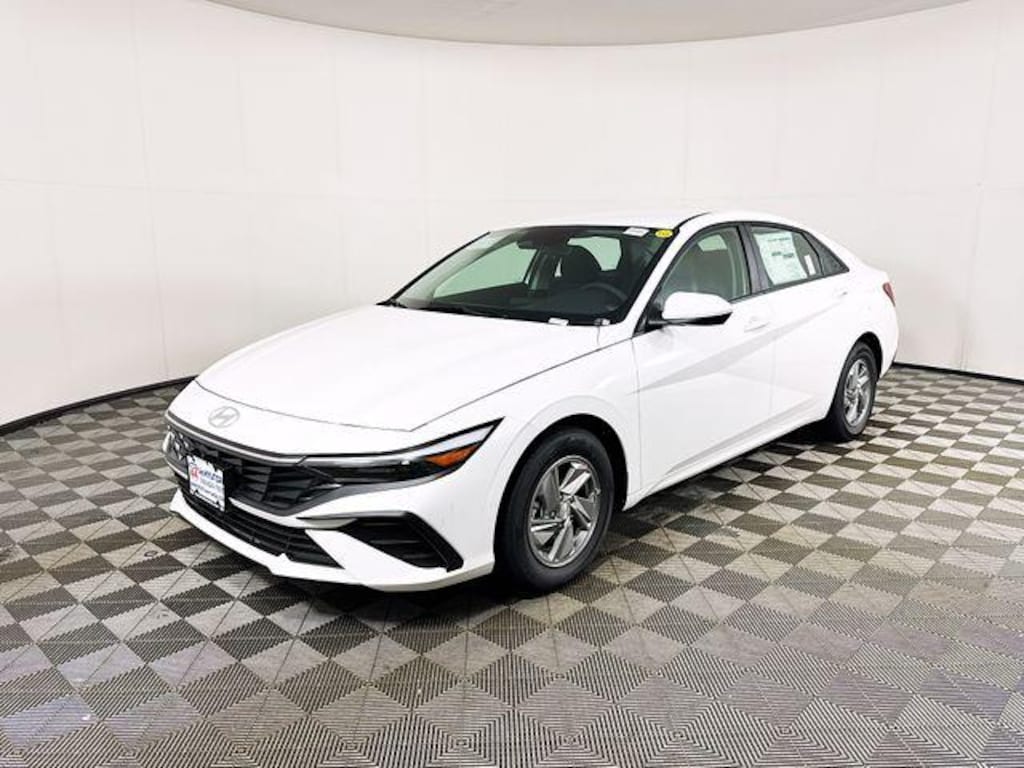 New 2026 Hyundai Elantra SE Sedan