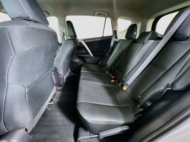 2017 Toyota RAV4 LE - Photo 26