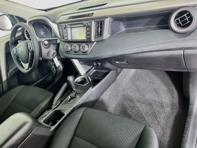 2017 Toyota RAV4 LE - Photo 30