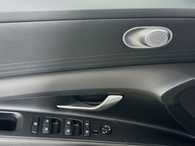 2024 Hyundai Elantra SE - Photo 13