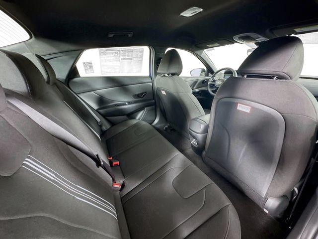 2025 Hyundai Elantra Blue - Photo 26