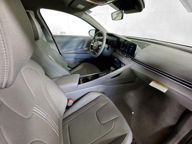 2025 Hyundai Elantra Blue - Photo 26