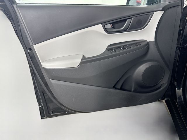 2023 Hyundai Kona SEL - Photo 12