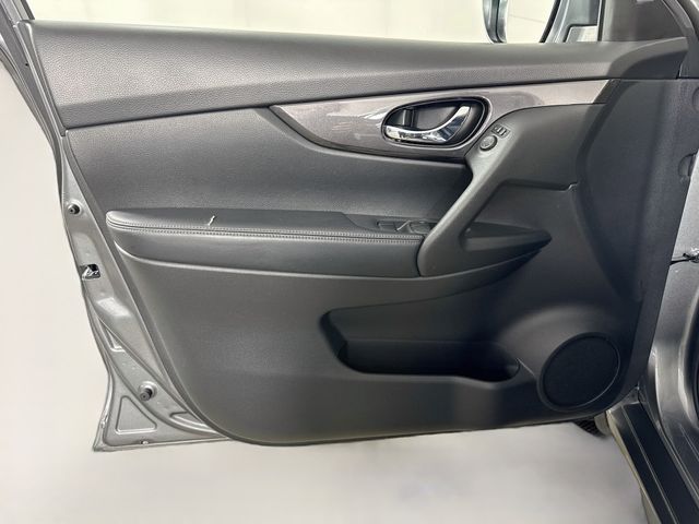 2019 Nissan Rogue SV - Photo 12