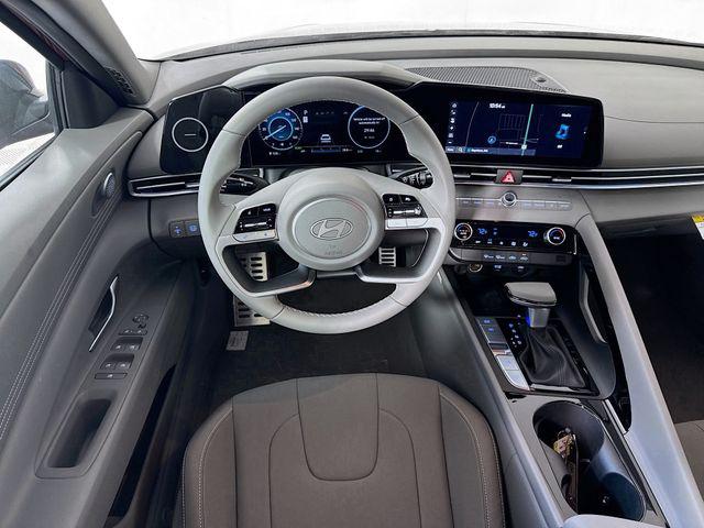 2025 Hyundai Elantra Blue - Photo 18