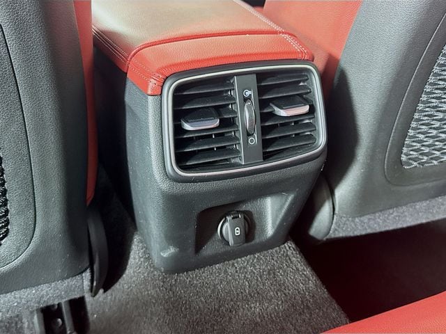 2023 GENESIS G70 Standard - Photo 26