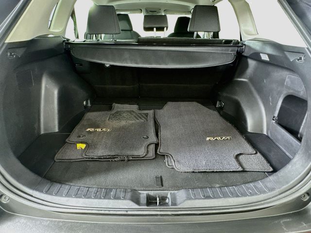 2021 Toyota RAV4 LE - Photo 27