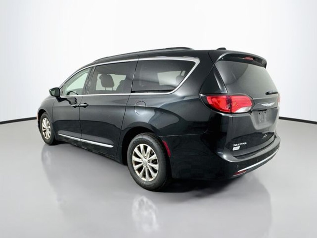 Used 2017 Chrysler Pacifica Touring-L Van