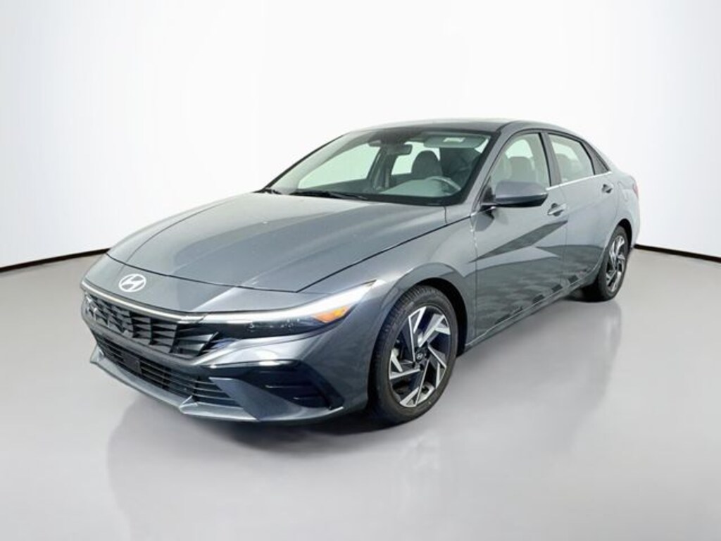 Used 2025 Hyundai Elantra SEL Convenience Sedan