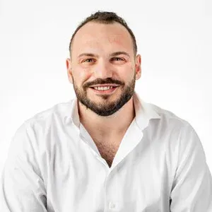 Staff member Austin Barboza from ID_83b817