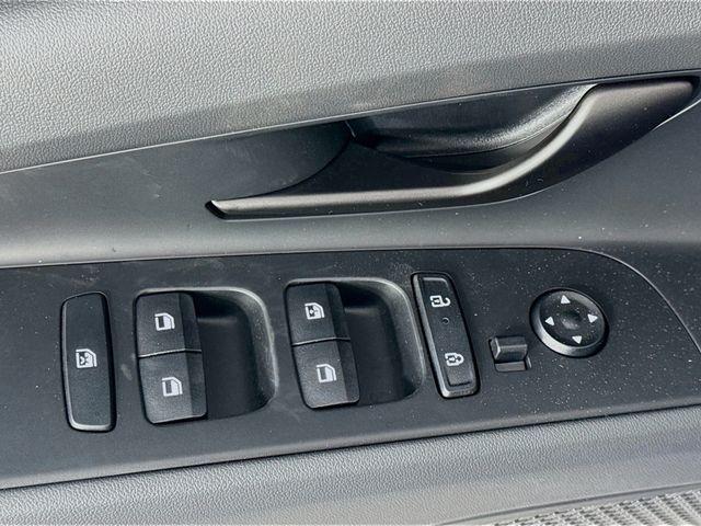 2025 Hyundai Elantra Blue - Photo 23