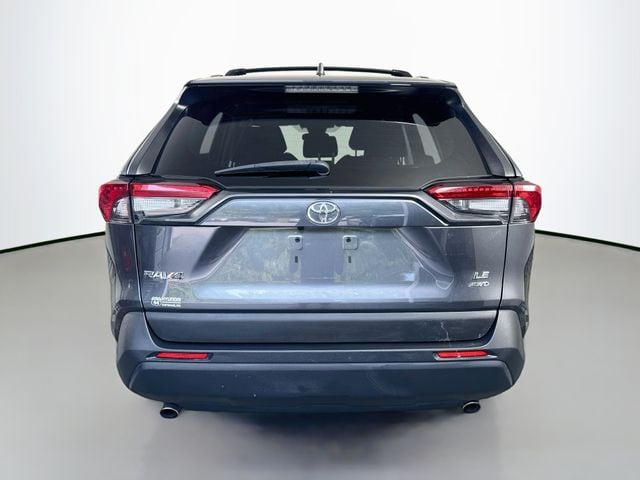 2021 Toyota RAV4 LE - Photo 7