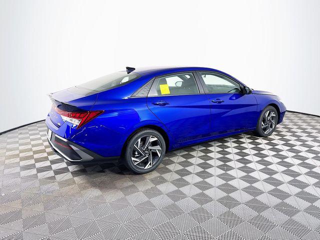2025 Hyundai Elantra Blue - Photo 8