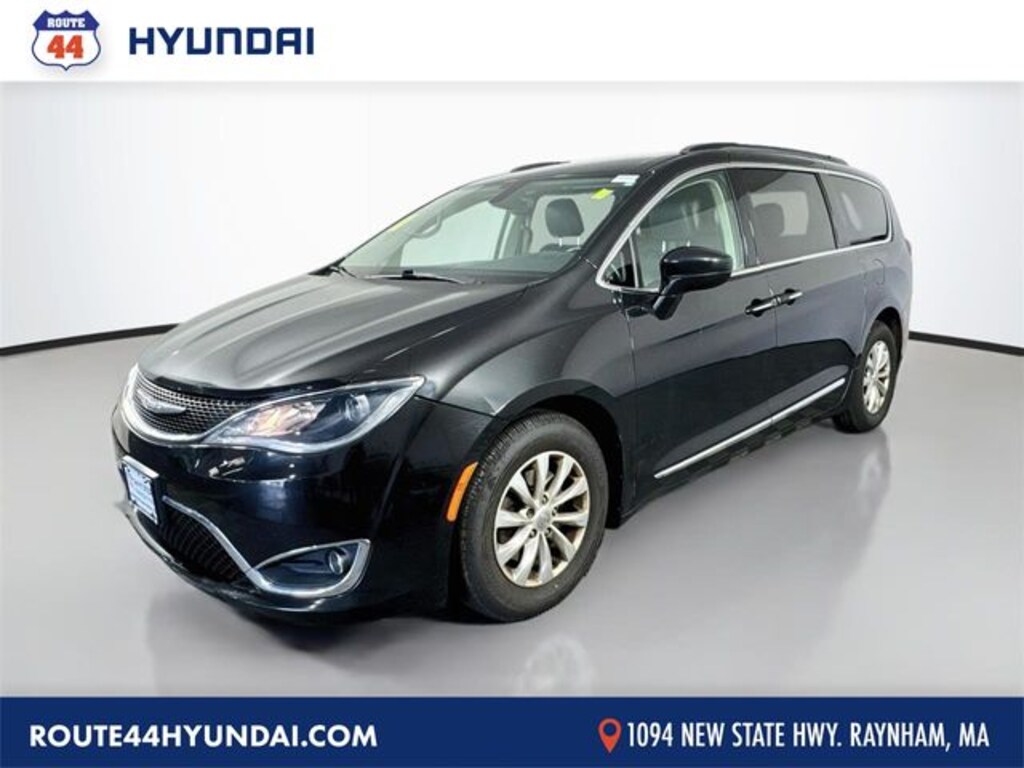 Used 2017 Chrysler Pacifica Touring-L Van