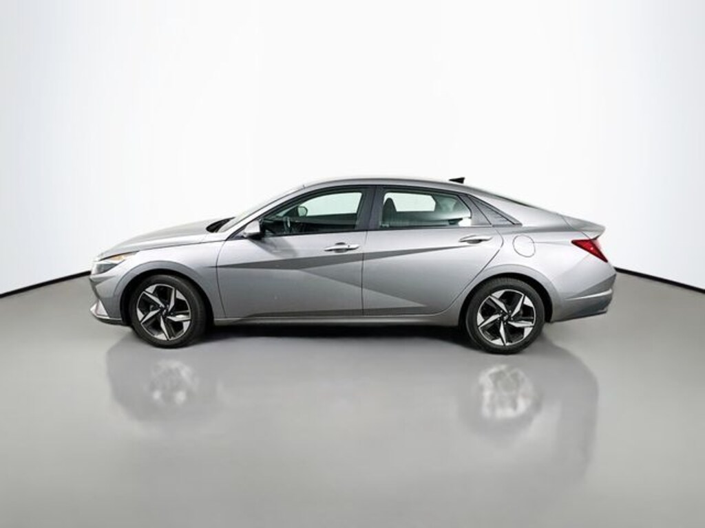 Used 2023 Hyundai Elantra SEL Sedan