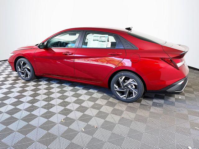 2025 Hyundai Elantra SEL - Photo 5