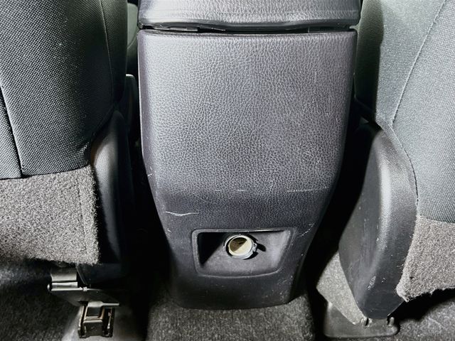 2017 Toyota RAV4 LE - Photo 25