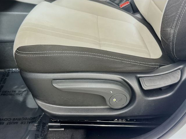 2023 Hyundai Venue SEL - Photo 16